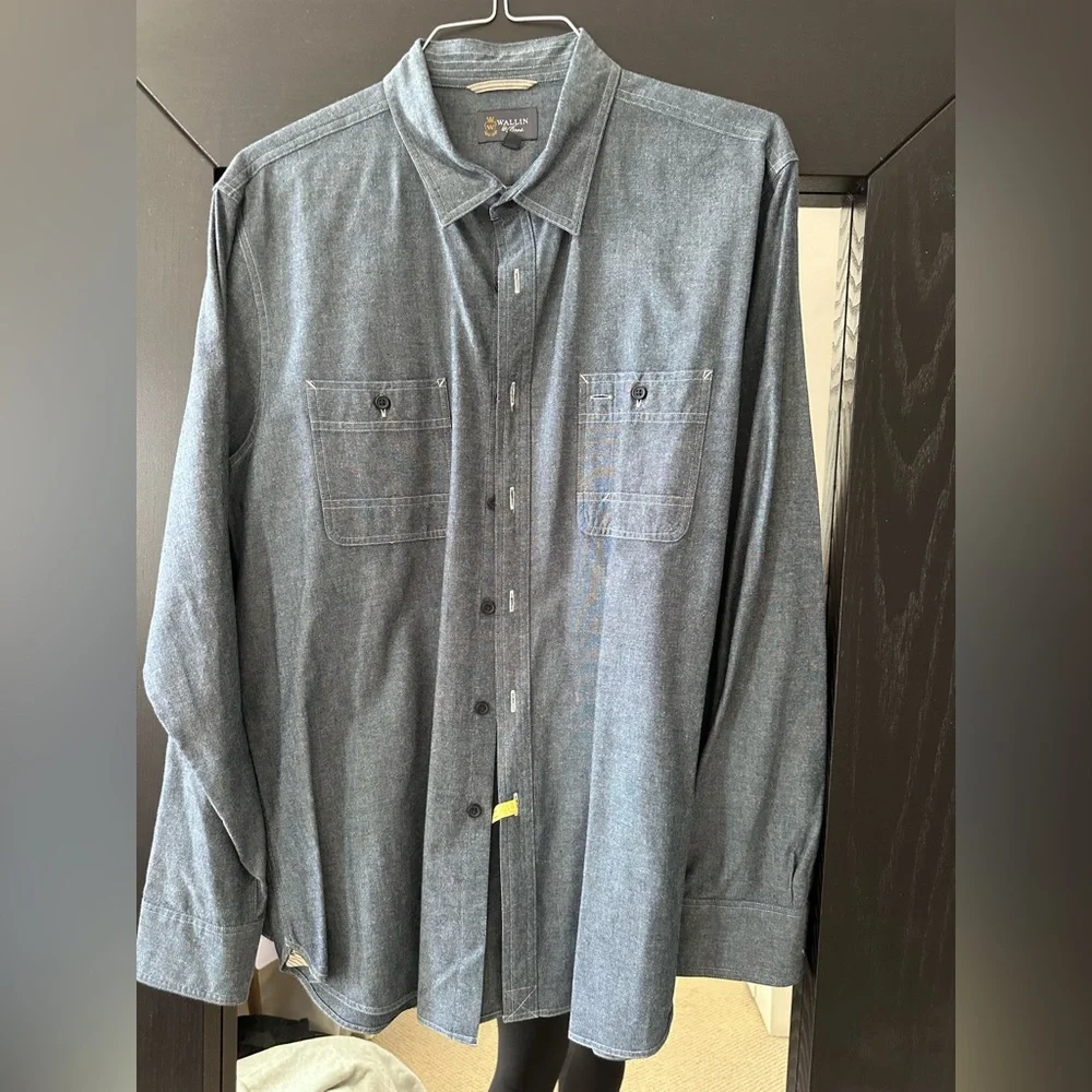 Classic Denim Blue Chambray Men's Button-Down Shirt - Picture 1 of 5